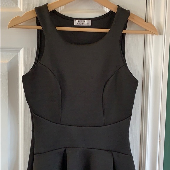 Little black dress - Picture 2 of 2